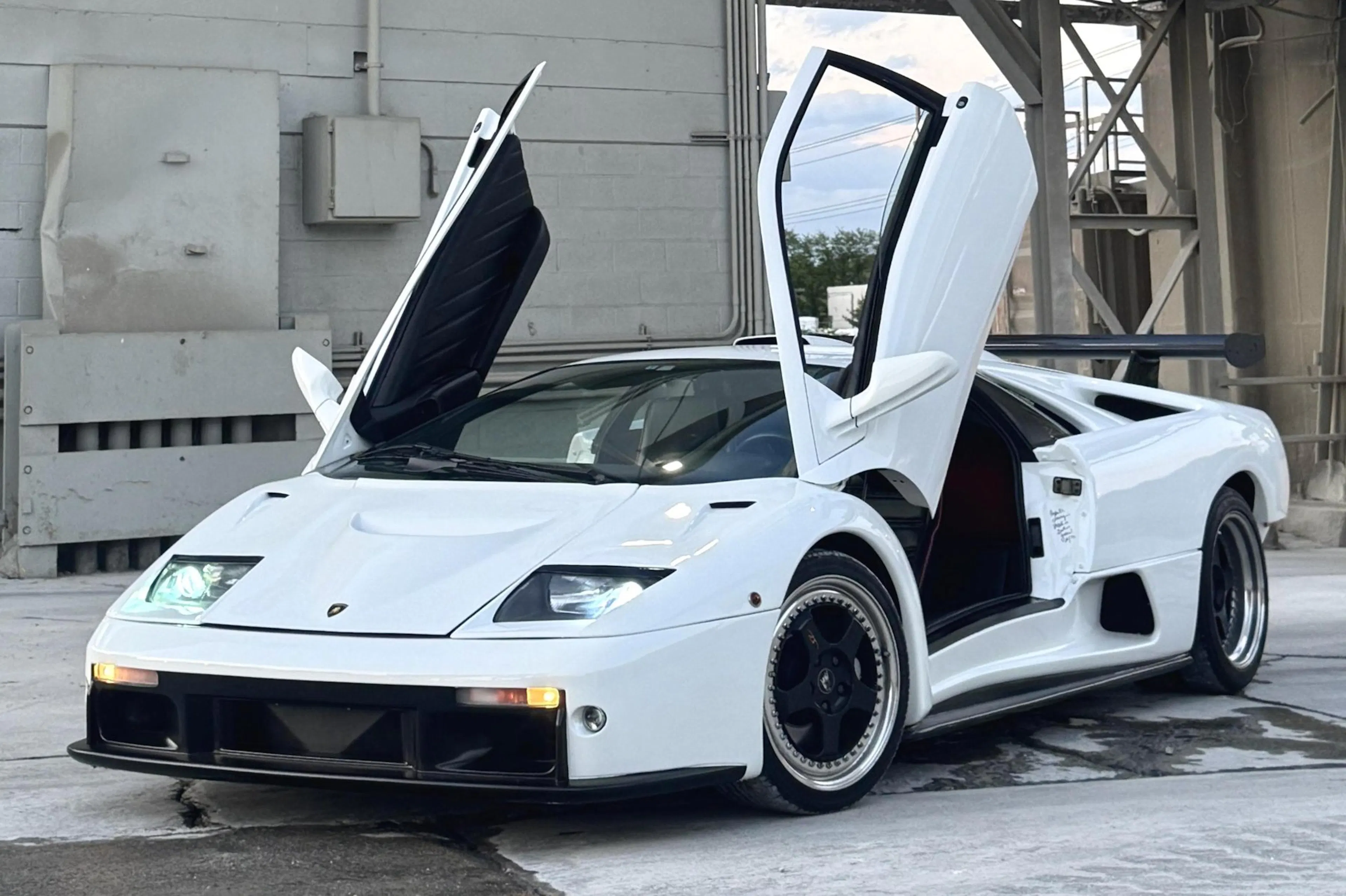 1990 Lamborghini Diablo Base | Hagerty Valuation Tools®